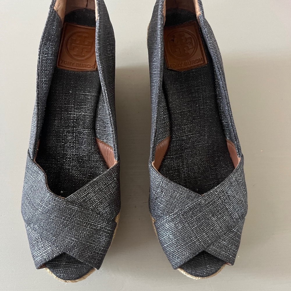 Tory Burch Women’s 9b Silver/Black Canvass Criss-Cross Wedge Espadrille Platform